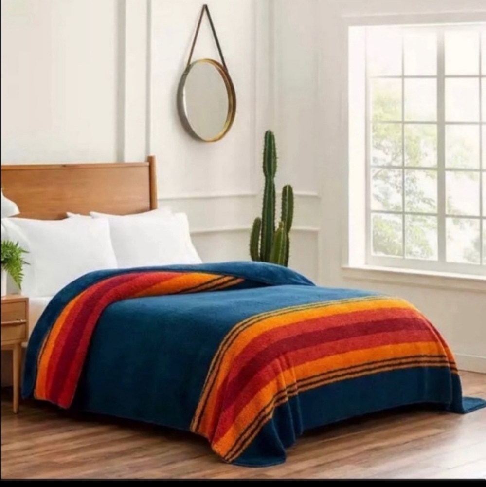 NWT Pendleton sherpa fleece striped king blanket - Picture 9 of 10